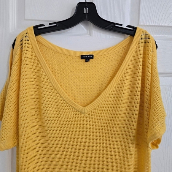 Torrid Open Stitch Shirt Women's Size 2X Yellow Short Sleeve Stretchy Crocheted - Picture 5 of 12